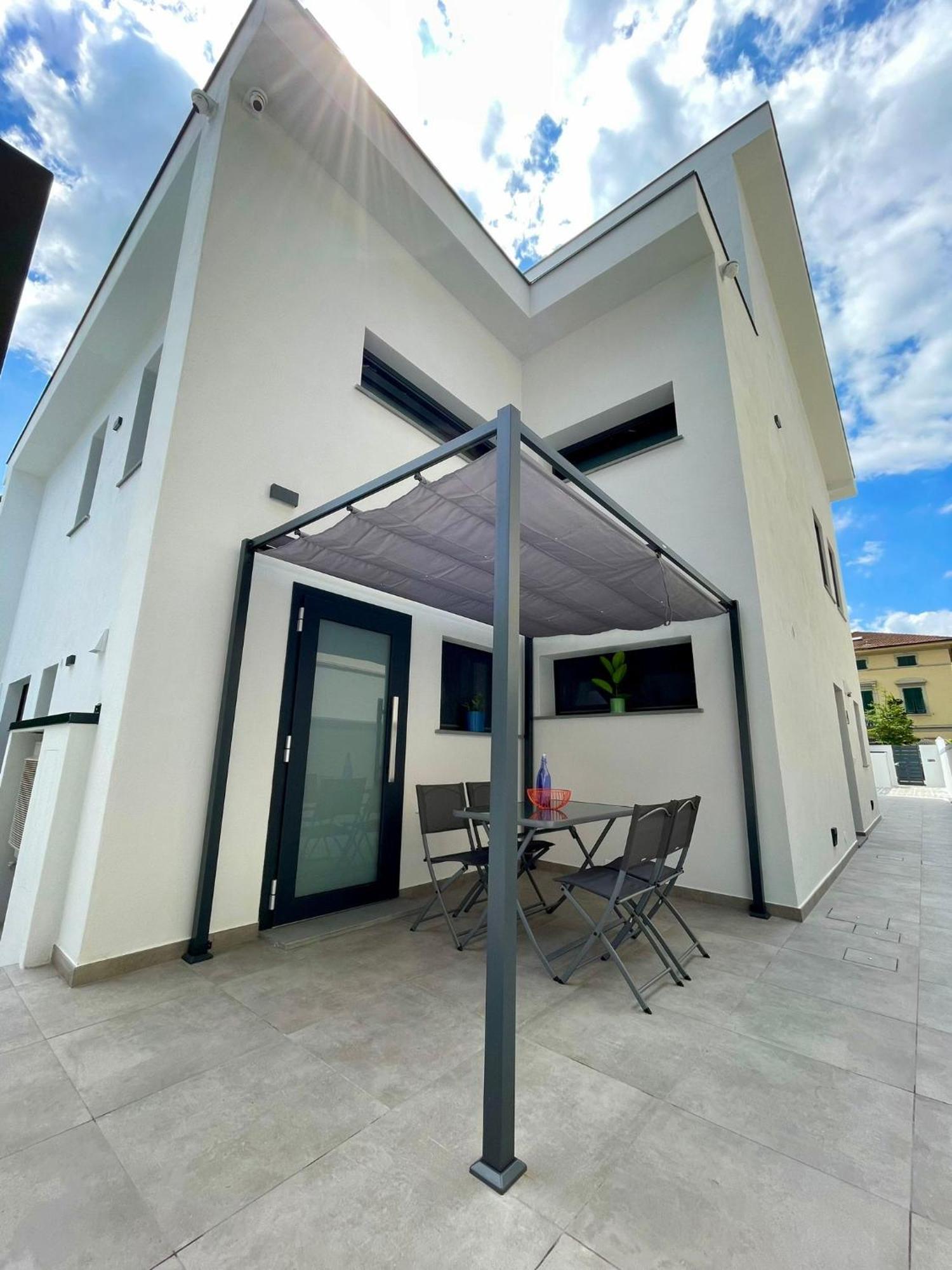 Elisa Apartments B - In Front Of The Walls Of Lucca Exteriör bild