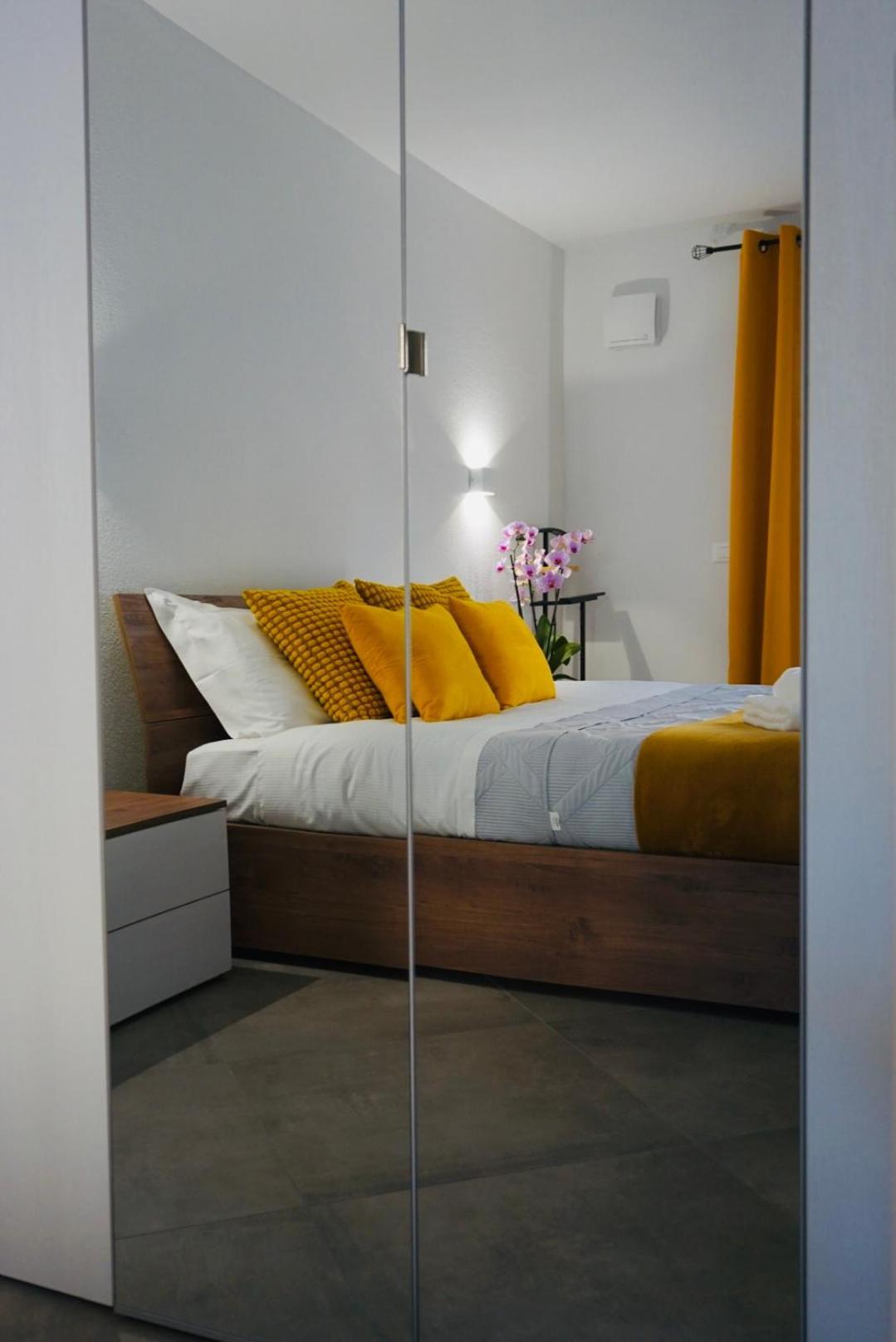 Elisa Apartments B - In Front Of The Walls Of Lucca Exteriör bild